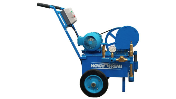 Máquinas e equipamentos para teste hidrostático??